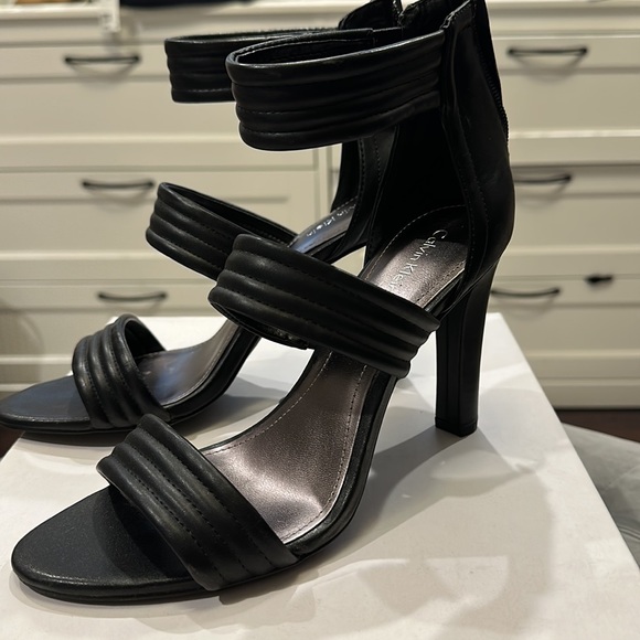 Calvin Klein heels - Picture 2 of 5
